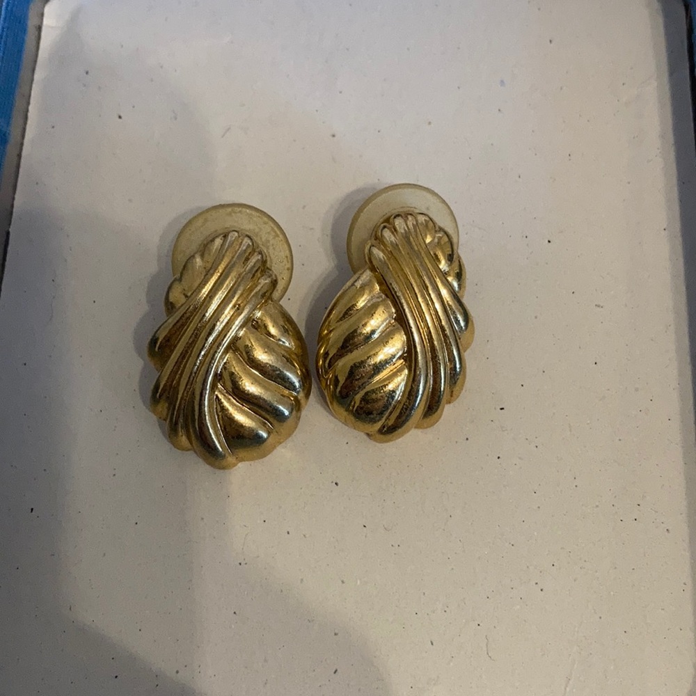 Gold earrings